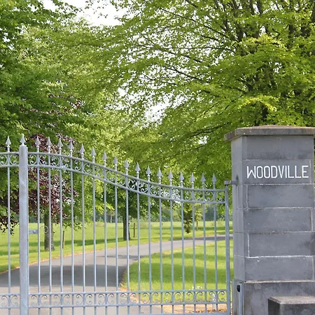 Woodville House Bed & Breakfast