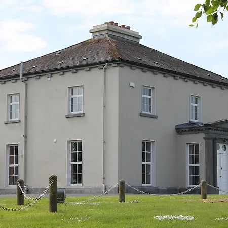 Woodville House 3*
