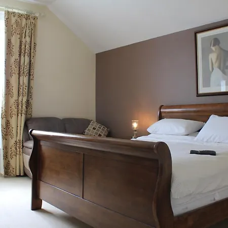 Woodville House Bed & Breakfast